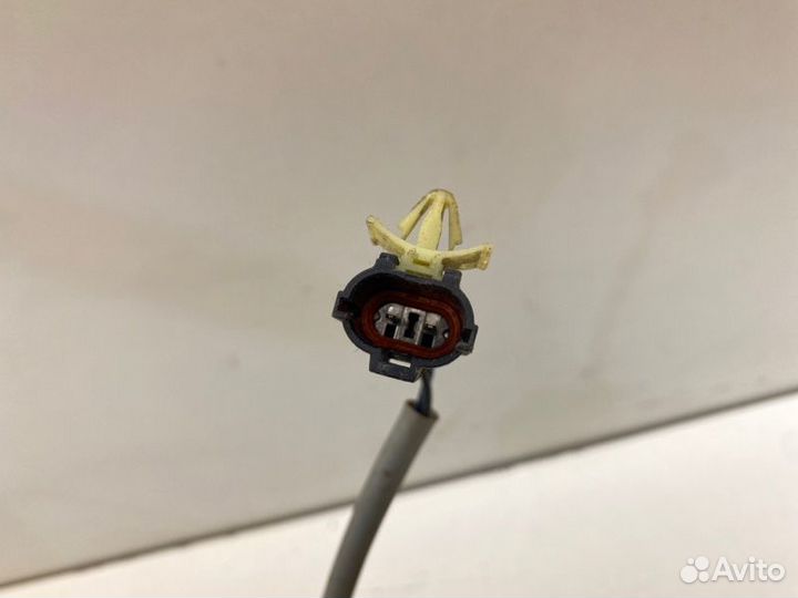 Замок боковой двери задний правый Kia Spectra