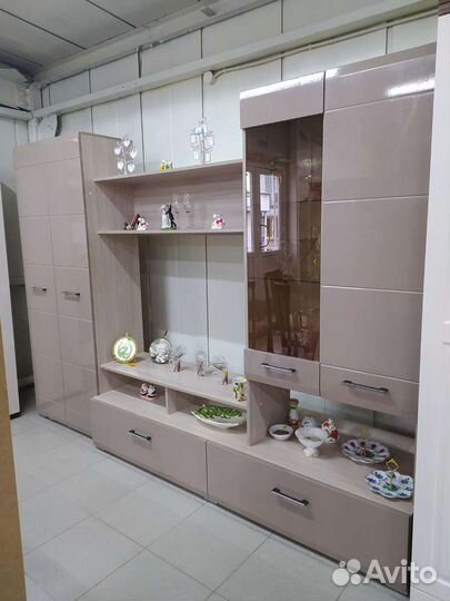 Стенка в гостиную новая