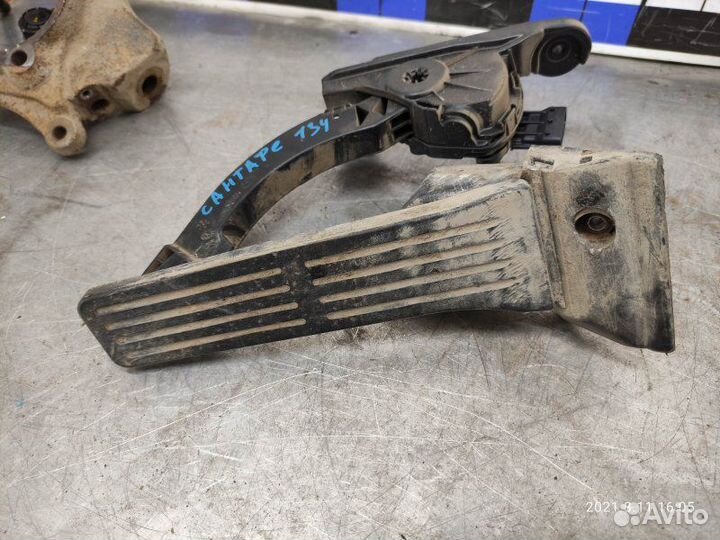 Педаль газа Hyundai Santa Fe 2 D4HB 2010