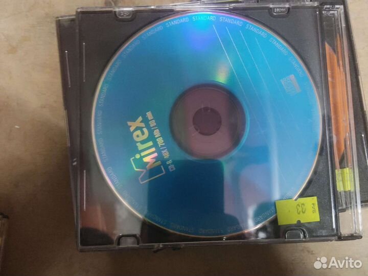 Чистые диски и бокс для дисков