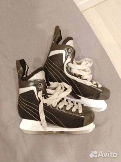 Коньки хоккейные