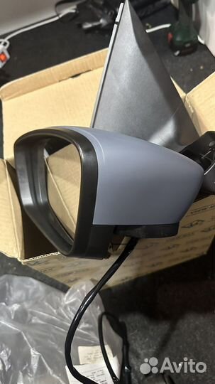 Зеркало левое на volkswagen polo sedan (2010