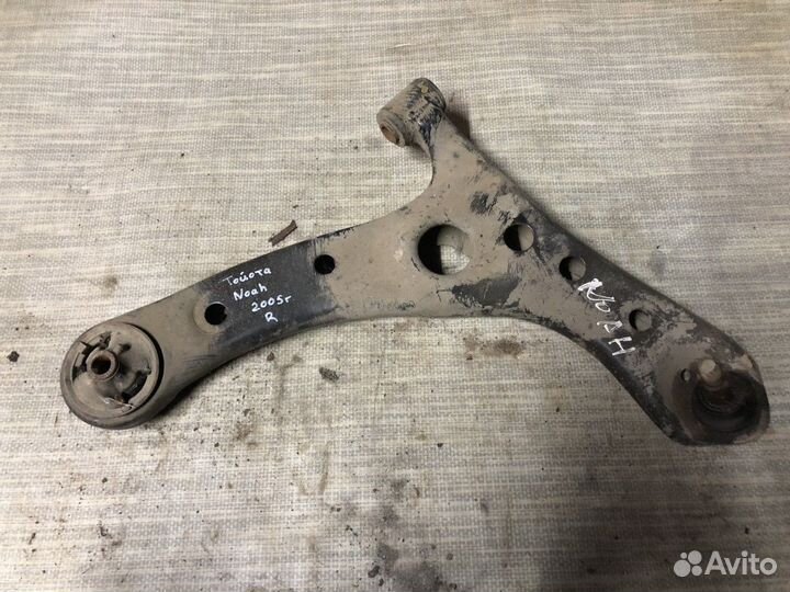 Рычаг передний правый NoaH