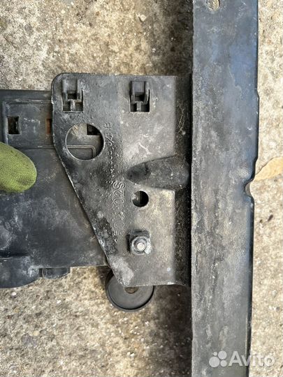 Кронштейн клеммы аккумулятора audi a5