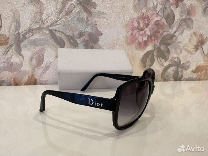Солнцезащитные очки женские dior