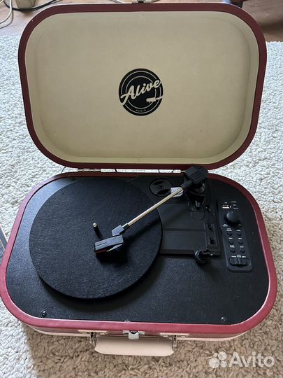 Виниловый проигрыватель Alive Audio VNT-02-SF