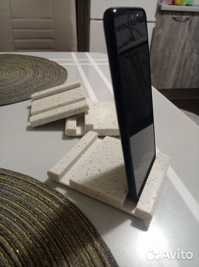 Подставка для телефона из камня