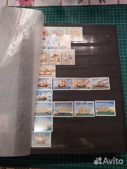 Альбомы с марками,10 000 за каждый