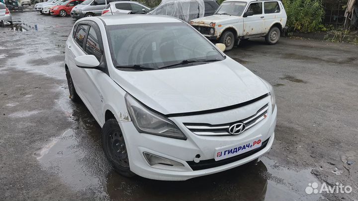 Бампер задний Hyundai Solaris (RB) 86610-4L710