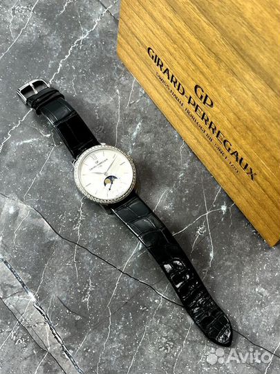 Girard-Perregaux 1966 Moon Phases