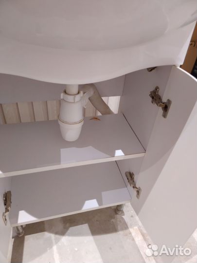 Раковина с тумбой