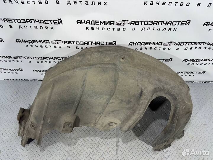 Подкрылок задний правый Toyota Corolla E150