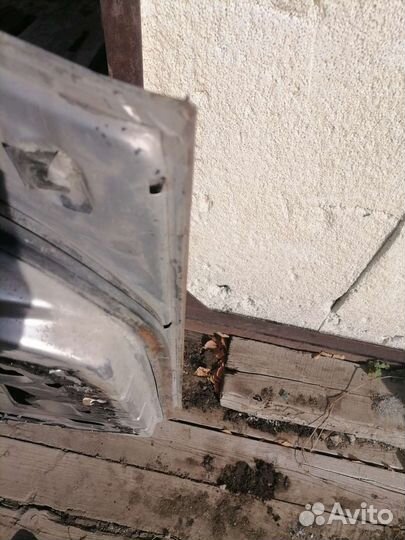 Дверь передняя правая Nissan Serena C23