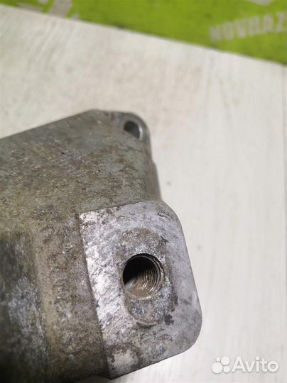 Кронштейн кпп левый Шкода Октавия А4