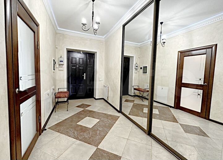 Дом 200 м² на участке 6 сот.