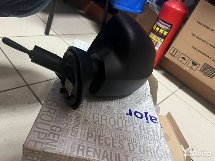 Зеркало левое механ. черное Logan Largus Sandero