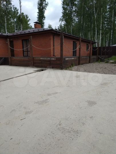 Дом 240 м² на участке 8 сот.