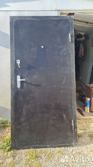 Дверь входная металлическая