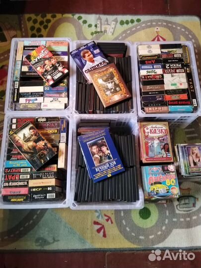 Диски DVD фильмы, кассеты