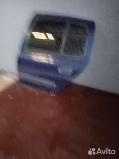 Задняя левая дверь renault symbol 1, clio 2