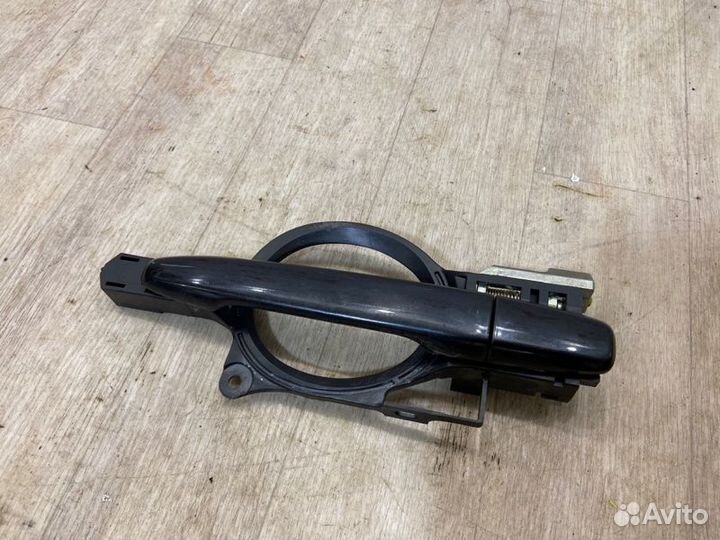 Ручка двери внешняя передняя левая Mitsubishi