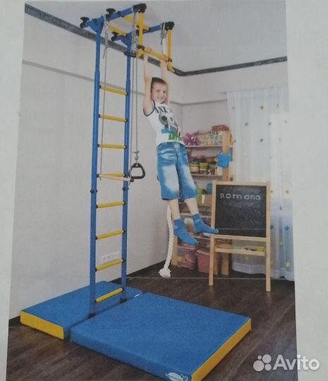 Стенка с турником и матами