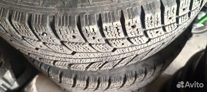 Michelin Agilis X-Ice North 195/65 R15