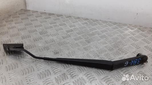 Щеткодержатель лобового стекла jeep grand cherokee