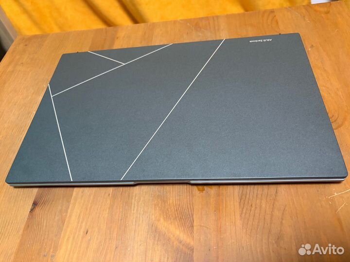 ZenBook 15 oled UM3504D