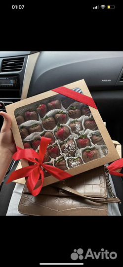 Клубника в шоколаде, фрукты в шоколаде, манго