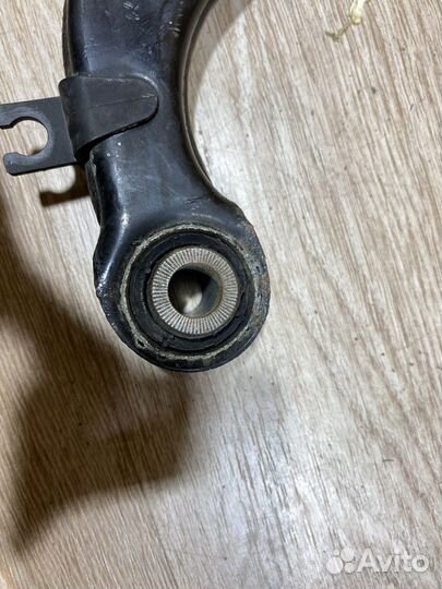 Рычаг верхний задний левый VW Passat B8