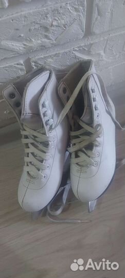 Коньки фигурные для девочки