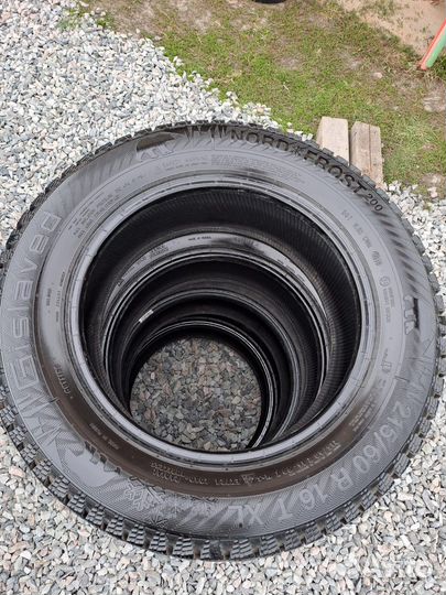 Gislaved Nord Frost 200 215/60 R16