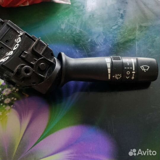 Включатститель омывателя лобового стекла