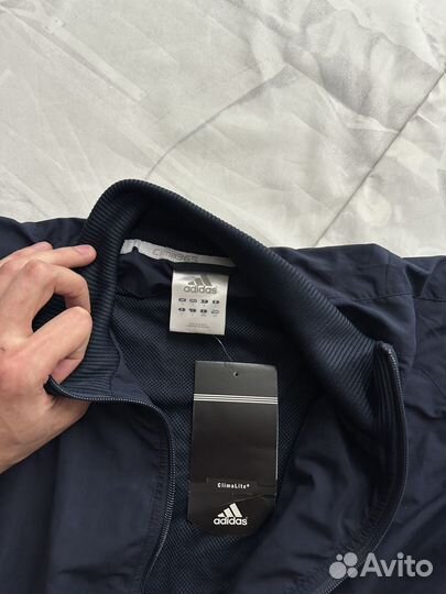 Лёгкая ветровка Adidas vintage2010 оригинал новая