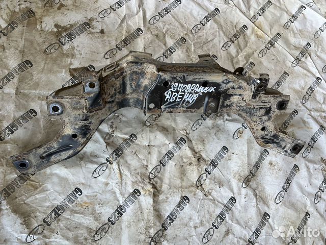 Подрамник задний Nissan Avenir