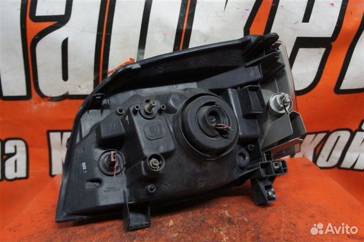 Фара передняя правая Nissan X-Trail NT30 2002