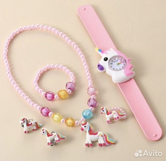 Часы детские в комплекте с бижутерией
