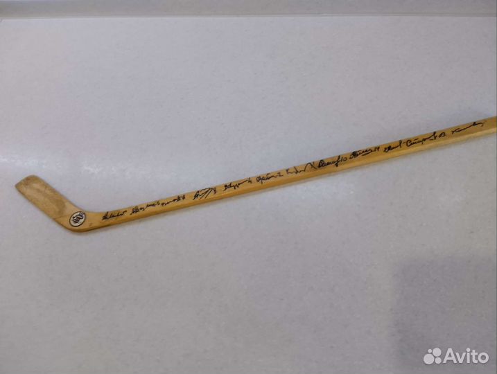 Сувенирная клюшка с автографами