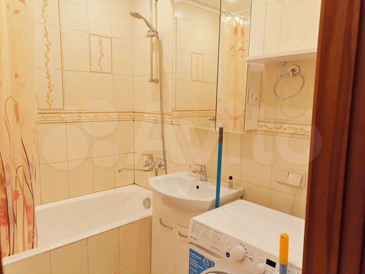 2-к. квартира, 65 м², 4/14 эт.