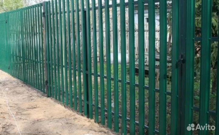 Забор из евроштакетника ,калитки качественно