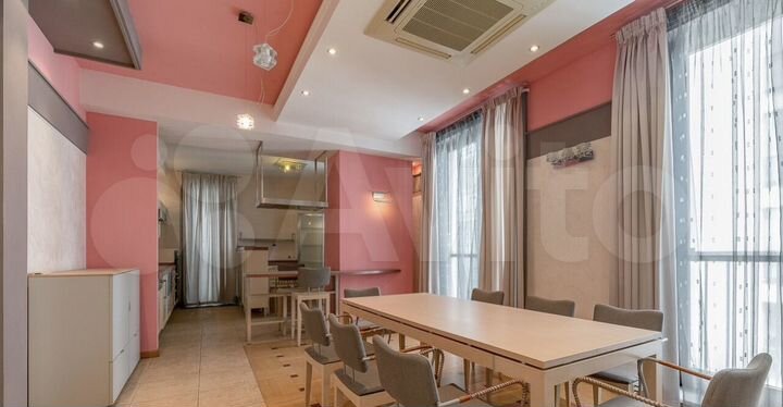 5-к. квартира, 280 м², 3/7 эт.