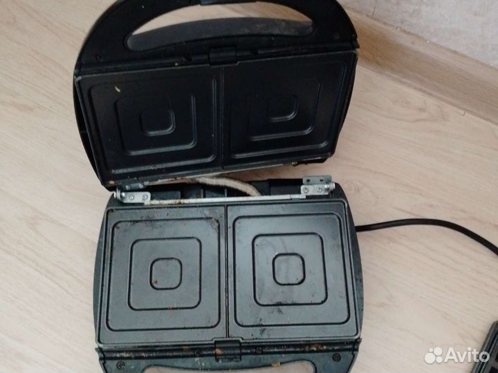 Электрическая вафельница бу