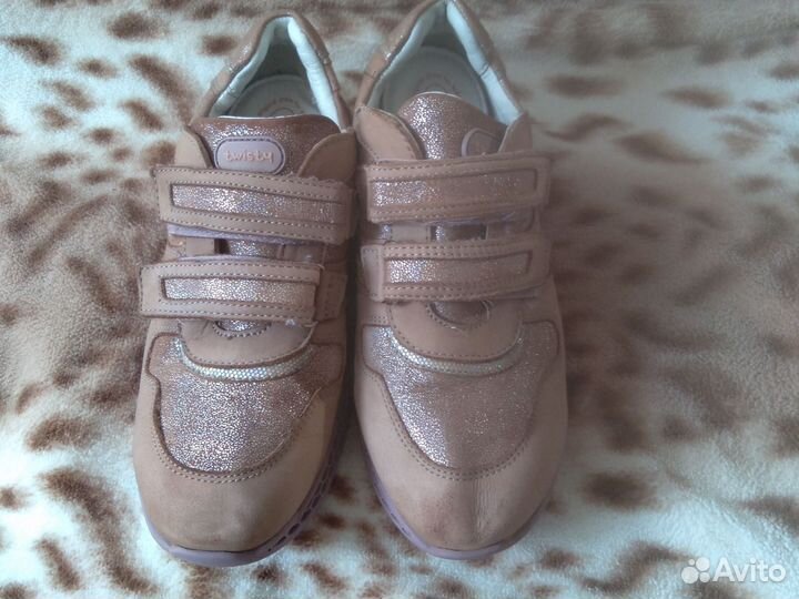Туфли девочке 35 EU кожанные