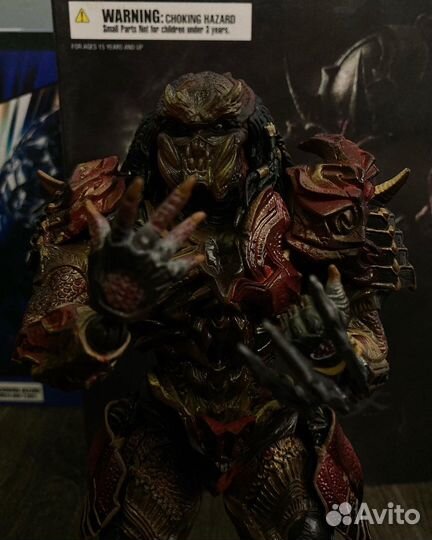 Фигурка Predator от Play Arts kai