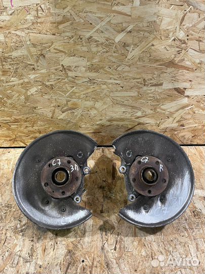 Кулак задний Ауди A6 C7 A7 A5 Q5 левый правый