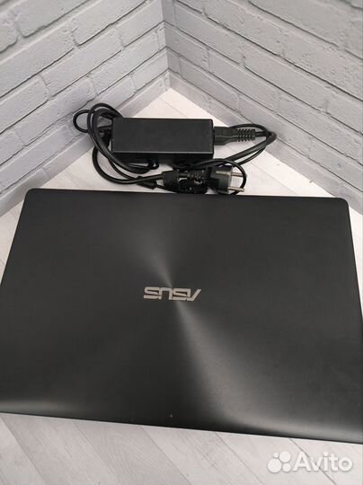 Ноутбук asus X550L