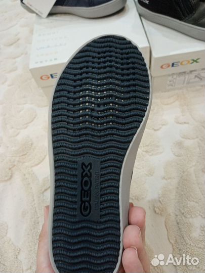 Новые демисезонные ботинки geox