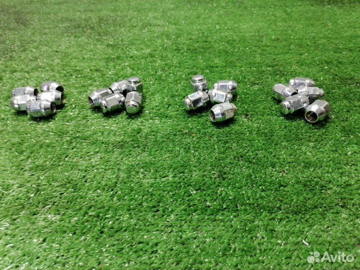 Гайка на колесо Toyota Prius NHW20 1nzfxe 2006