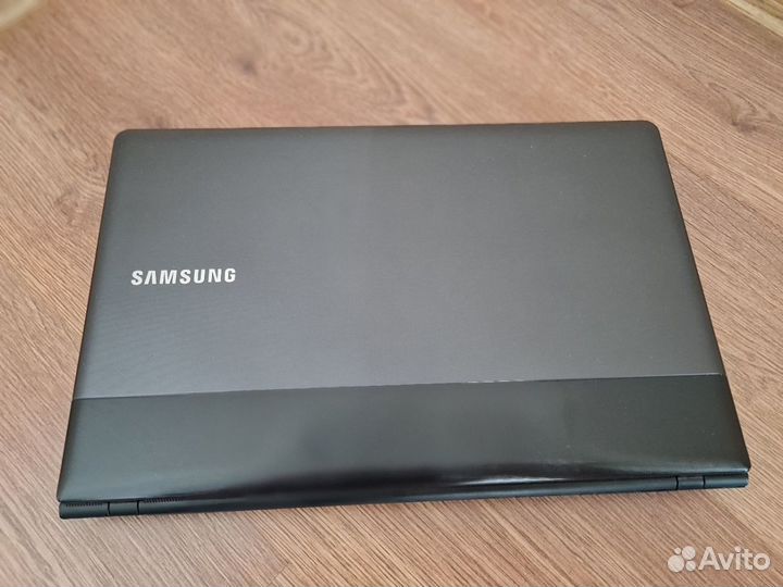 Ноутбук Samsung 15.6'', отличный внешний вид